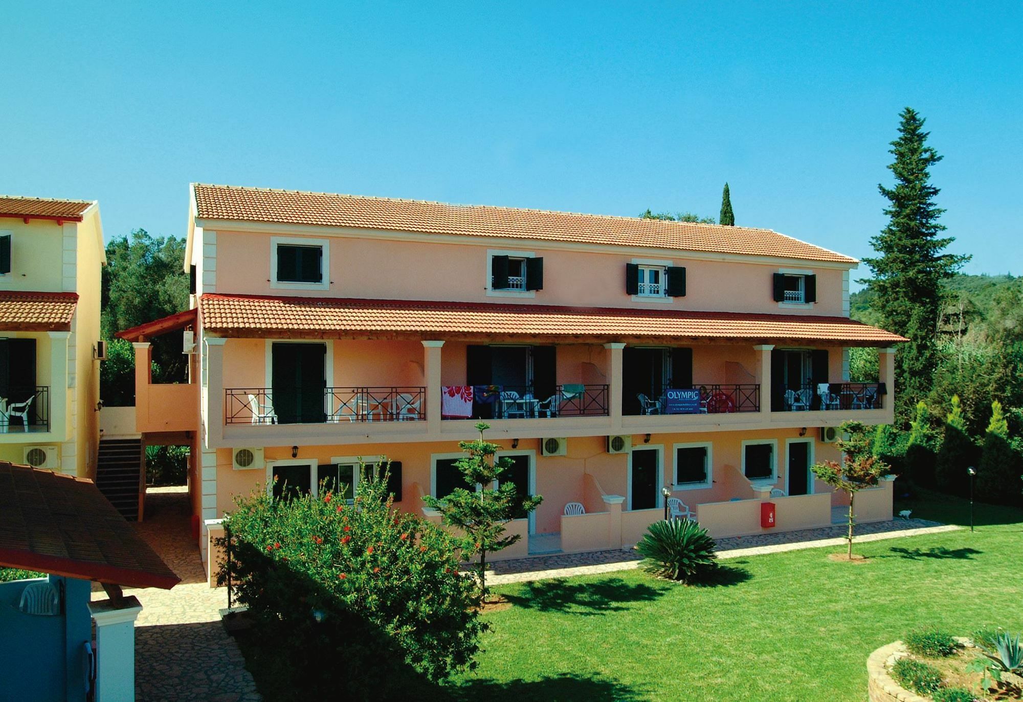 Oula Maisonettes